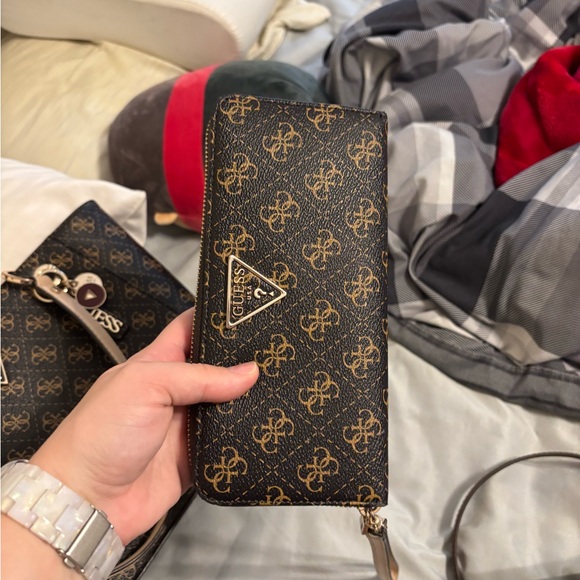 GUESS Black and Brown Monogram Tote & Wallet - Picture 3 of 6